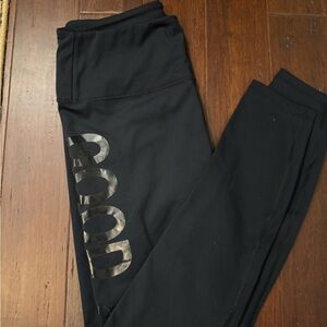 Good American Black Leggings Tapered Design Soft Fabric